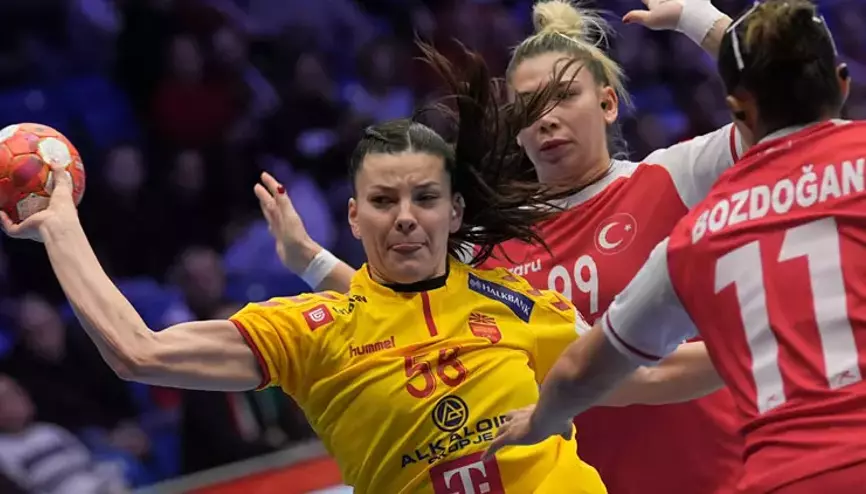 恒大国脚做青训直面现实：想踢职业的孩子少了