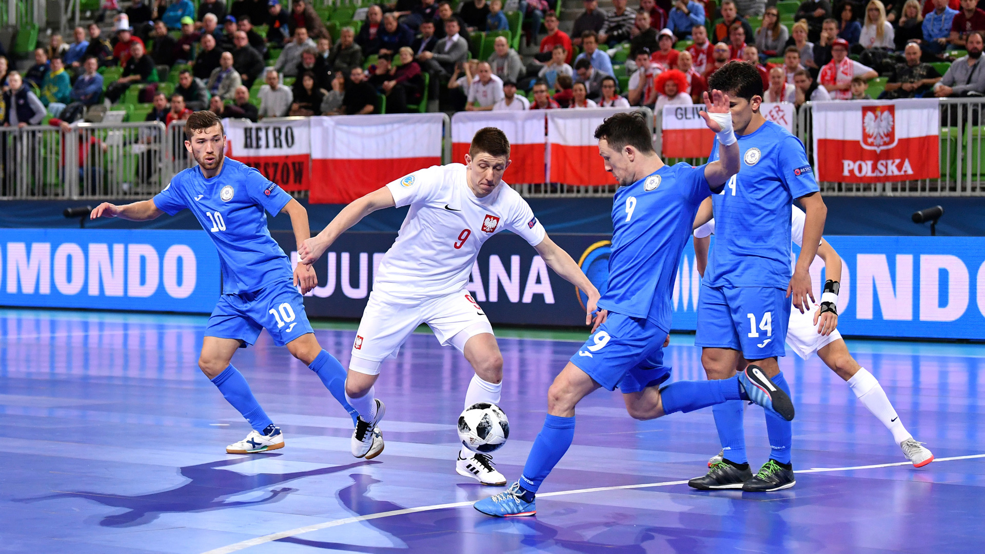 汉堡3-2逆转云达不莱梅，波尔森破门，卢卡-武什科维奇建功