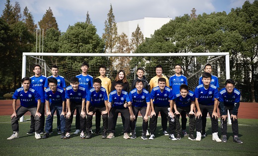 高薪核心拒改踢法！炮轰主帅复制C罗闹剧