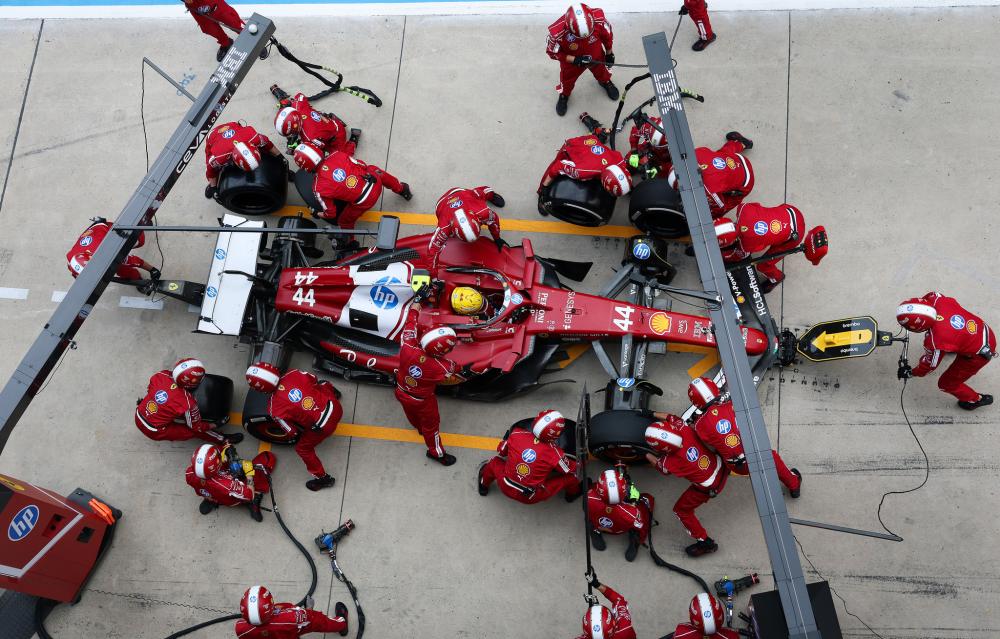 姆巴佩西甲第15轮狂轰3球，助皇马3-0胜毕巴，状态惊人，成为当世足坛第一人。